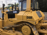 Bulldozer sur chenilles D8R avec ripper à trois dents en promotion