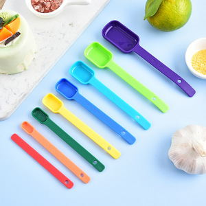 Juego de cucharas medidoras de plástico al por mayor de fábrica, coloridas, gruesas, con marcas, juego de ocho piezas, para repostería en el hogar y la cocina. - Product Image 4