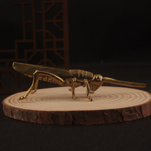 Figurine de locuste en laiton, style chinois, ornement de bureau vintage symbolisant le succès et la prospérité, décoration animale en métal - Product Image 2