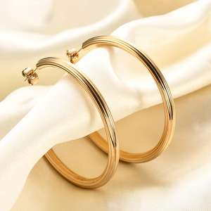 Nuovo Design <span class=keywords><strong>Orecchini</strong></span> a Cerchio a Strisce Rotonde a Forma di C in Acciaio Inossidabile Placcato Oro 18K da Donna, alla Moda, per Matrimoni e Feste, Idea Regalo - Product Image 3