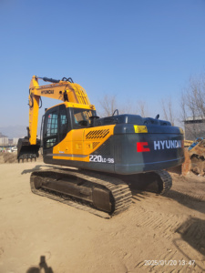 Hyundai 220LC-9s pelleteuse 220LC-9s d'occasion en stock, vente à chaud, machine de construction en Corée, machine d'occasion - Product Image 4