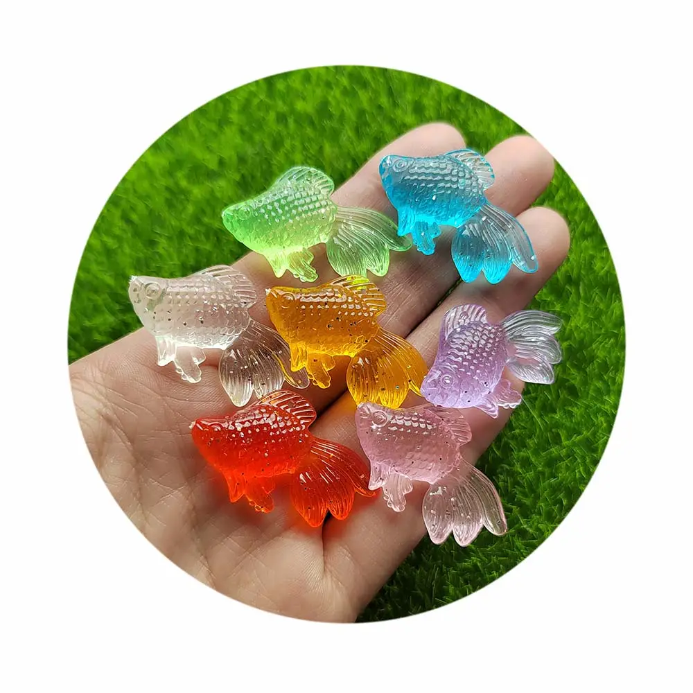 22*36mm Résine Lumineuse Mini Poisson Rouge Forme de Poisson Flatback Charmes Maison de Poupée Accessoires Fée Jardin Miniatures