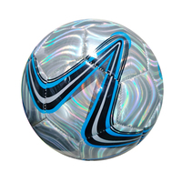 Ballons de football promotionnels personnalisés en mousse PVC/TPU, surface laser, taille 5, 32 panneaux, cousus à la machine