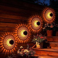 Lampes solaires décoratives TSINYE Mandala, étanches pour extérieur, lumière blanche chaude, montage mural automatique en métal pour jardin/patio/clôture