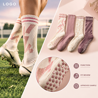 Chaussettes de football antidérapantes personnalisées en jacquard, crème, rose pâle, noir, avec motifs, pour terrain de football, ajustement sécurisé, production en gros, révision des illustrations, calibrage des tailles