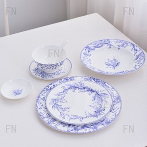 Vente chaude européen bleu à motifs 32 pièces ensemble de dîner en porcelaine mariage approprié assiette en céramique pour la maison et les restaurants - Product Image 4