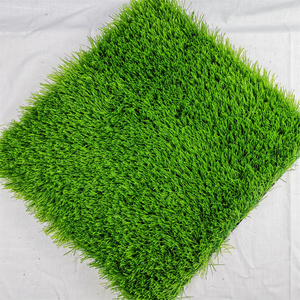 Vente flash Gazon synthétique vert pour jardin Livraison rapide Tapis d'herbe paysagère pour extérieur Prix bas Gazon artificiel pour la maison - Product Image 1