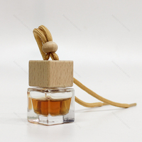 Bouteille en verre pour diffuseur de voiture Bouteille en verre suspendue avec couvercle en bois personnalisé de 5ml 7ml 8ml 10ml