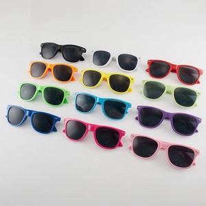 2026 China Promotional Custom logo Cheap Wholesale Sunglasses for Men and Women - Product Image 1