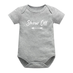 Usine en gros 100% coton bébé barboteuse à manches courtes body avec triangle imprimé décontracté été ramper costume ensemble - Product Image 1