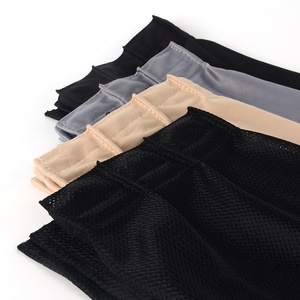 Cortina de Aluminio para Auto, Protección Solar UV con Aislamiento Térmico Trasero, Plegable, Material de PVC/Nailon/Poliéster - Product Image 1
