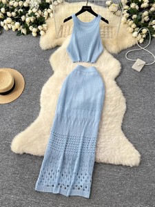 Ensemble deux pièces tricoté personnalisé <span class=keywords><strong>pour</strong></span> <span class=keywords><strong>femme</strong></span> : Crop top sans manches ajouré et jupe longue – <span class=keywords><strong>Tenue</strong></span> d'été bohème <span class=keywords><strong>pour</strong></span> la plage et les vacances - Product Image 3