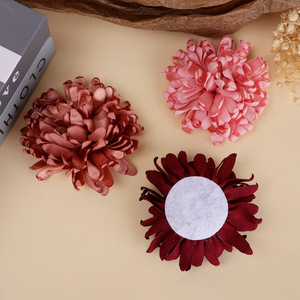 Cabezas de Flores de Crisantemo Artificiales de Seda de 10 cm, para Bodas, Manualidades, Accesorios para el Cabello, Zapatos, Bolsos, Flores de Tela Hechas a Mano - Product Image 4