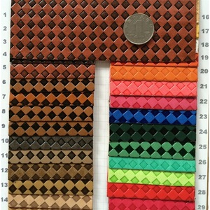 Material de Cuero Sintético de Primera Calidad con Patrón de Diamantes Grabado en Relieve para Zapatos de Doble Cara - Product Image 5