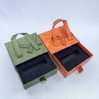 Boîte de présentation de luxe personnalisée, robuste, portable, avec poignée en papier, couleur personnalisée, pour collier, bague, boucles d'oreilles, emballage cadeau