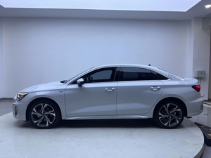 Voiture d'occasion très demandée Audi A3 2023 Facelift A3L Limousine 35 TFSI Luxe Sport - Product Image 5