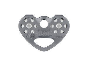 <span class=keywords><strong>PETZL</strong></span> <span class=keywords><strong>TANDEM</strong></span> <span class=keywords><strong>Poulie</strong></span> double utilisée pour traverser des ponts de corde Peut connecter trois serrures simultanément pour une utilisation facile - Product Image 4