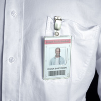 Porte-cartes d'identité horizontal en plastique ABS dépoli OEM ODM avec fente pour le pouce, distributeur de badges rigides