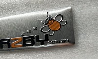 Placa de Identificación Personalizada de Aluminio Estampada con Serigrafía OEM, Etiqueta Adhesiva de la Marca BBT para Casas de Mascotas, para Instrumentos Musicales