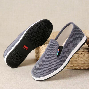 Chaussures décontractées pour hommes en velours côtelé, à enfiler, avec empeigne en tissu de coton, doublure douce et respectueuse de la peau, idéales pour la marche quotidienne et les trajets. - Product Image 4