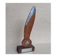 Hélice d'avion Demi-hélice en bois faite à la main sur un support Récompense de pilote Trophée d'hélice en bois