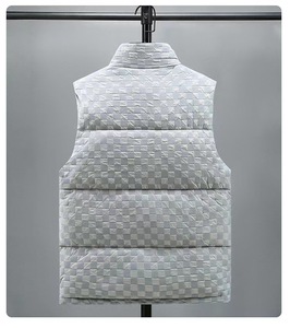 Gilet en duvet rembourré léger personnalisé pour hommes veste imperméable sans manches à imprimé pour l'hiver - Product Image 2