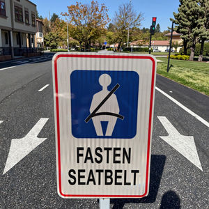 Placa de aluminio hecha a medida, placa de señal de tráfico reflectante, LED y puntas de seguridad solar para una conducción segura, hecha a medida - Product Image 6