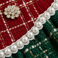 Robe de Noël à carreaux personnalisée avec logo, collier perlé et boutons en strass pour petits chiens (tailles XS à L) – Vêtements pour animaux de compagnie en tartan – Vente en gros