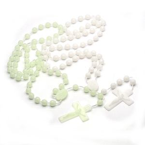 Collar de rosario luminoso, cadena de cuentas cruzadas de 8mm, joyería religiosa unisex, blanco, verde, brilla en la oscuridad - Product Image 3