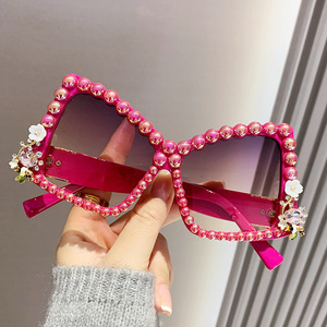 Luxury Diamond Glasses <b>Large</b> <b>Frame</b> Fashion Trend Sunglasses with Irregular Bow Pearl for April Fool's Day Wholesale - Product Image 2