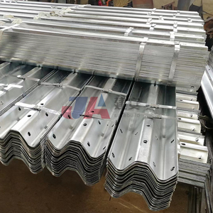 Chất lượng cao <span class=keywords><strong>Q235</strong></span> q355 hộ Lan Tôn sóng nhúng nóng mạ kẽm đường cao tốc rào cản sóng hình chùm bảo vệ đường ray - Product Image 4