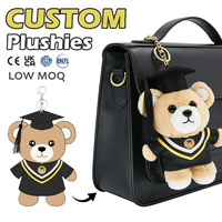 Porte-clés en peluche personnalisé, ours en peluche de graduation, mini jouet en peluche doux, breloque de sac, porte-clés, fabrication OEM, pour cadeaux de classe, vente en gros