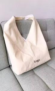 Bolsa de Lona Resistente para Playa con Logotipo Personalizado Más Popular del 2025, con Cremallera y Bolsillo - Product Image 2