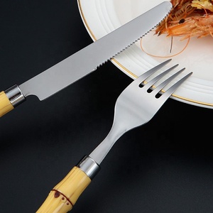 Cubiertos de <span class=keywords><strong>acero</strong></span> inoxidable con mango de <span class=keywords><strong>bambú</strong></span> y plástico clásico personalizado, juego de 16/24 piezas - Product Image 5