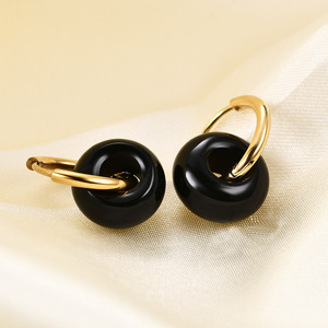 Boucles d'oreilles Huggie 18 mm en pierre de malachite verte plaquées or, bijoux pour femmes, cadeau, boucles d'oreilles tendance - Product Image 2