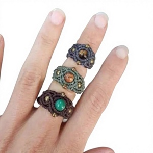 Anillos de macramé bohemios con gemas y bisel de piedra natural, joyería de cordón ajustable para uso diario, estilo unisex. - Product Image 1
