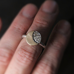 Anello a Forma di Luna F1342 in Argento con Incastonatura Pavé di Cristalli e Strass, Unisex per Uso Quotidiano - Product Image 3