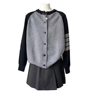 Cardigan en tricot à blocs de couleurs et à rayures de style preppy pour femmes, nouveau style d'hiver, décontracté, polyvalent, ample, amincissant, pull-over - Product Image 4