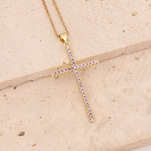 Colar Personalizado de Aço Inoxidável Colorido com Pingente de Cruz e Zircônia, Banhado a Ouro, Crucifixo com Strass para - Product Image 6