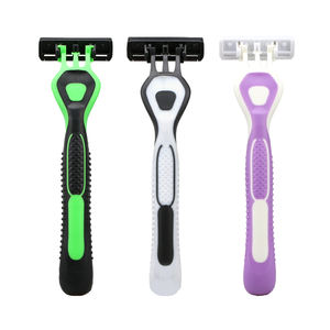 Paquete de 10 Maquinillas de Afeitar Desechables con Triple Hoja de Acero Inoxidable, Cabezal Pivotante y Tira Lubricante - Product Image 5