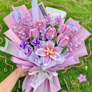 Bouquet de fleurs au crochet de haute qualité, rose et blanc, arrangement floral tricoté pour un cadeau de fête des mères - Product Image 4