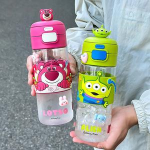 Botella de agua para niños Lotso Strawberry Bear, 500 ml, con doble tapa y pajita, para la escuela, diseño de dibujos animados, vaso de plástico. - Product Image 4