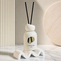 Diffuseur à bâtonnets 120 ml – Bouteille blanche mate, bâtonnets en fibre noire – Parfum d'ambiance pour la maison – Vente en gros – Fournisseur OEM ODM