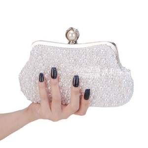 Bolsos de Noche con Forma de Corazón y Pedrería para Mujer, Bolso de Mano de Cristal Dorado para Fiesta de Graduación - Product Image 2