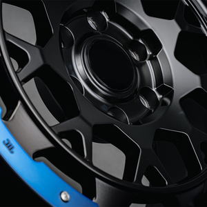 Estructura de Rueda Forjada 4X4 de 17 y 18 Pulgadas, Totalmente en Satinado u Otro Color Personalizado con Borde Delantero Pintado en Azul - Product Image 4