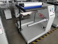 Machine de laminage industrielle à correction automatique des déviations, avec guidage de film anti-poussière et anti-statique pour adhésif de film haute efficacité