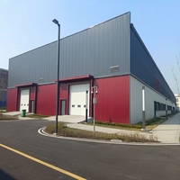 Entrepôt en structure métallique préfabriquée isolée, murs en panneaux sandwich ignifuges pour entrepôt frigorifique, utilisation en atelier industriel
