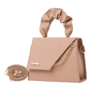 Bolso Bandolera Baia para Mujer de Fana, 17x5x14 cm, Cierre de Cremallera, Impermeable, PU Poliéster, Detalle de Cadena con Letras, Invierno, a la Moda - Product Image 3
