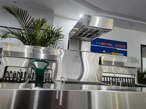 業務用電気式深型フライヤー（ダンプ式保温ステーションとオイルフィルターシステム付き） - Product Image 2