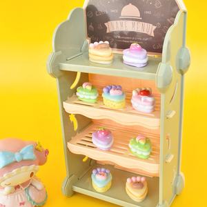 Cabujón de resina de base plana con diseño de pastel de dibujos animados colorido y animales adorables, modelo de resina, accesorios para casas de muñecas, adornos DIY para teléfonos - Product Image 4